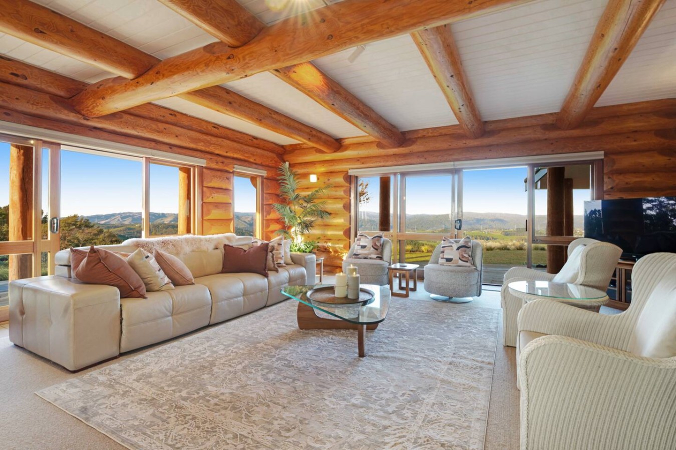 Hunua Heights Homestead w Great Views, Deck & BBQ | Photo 2