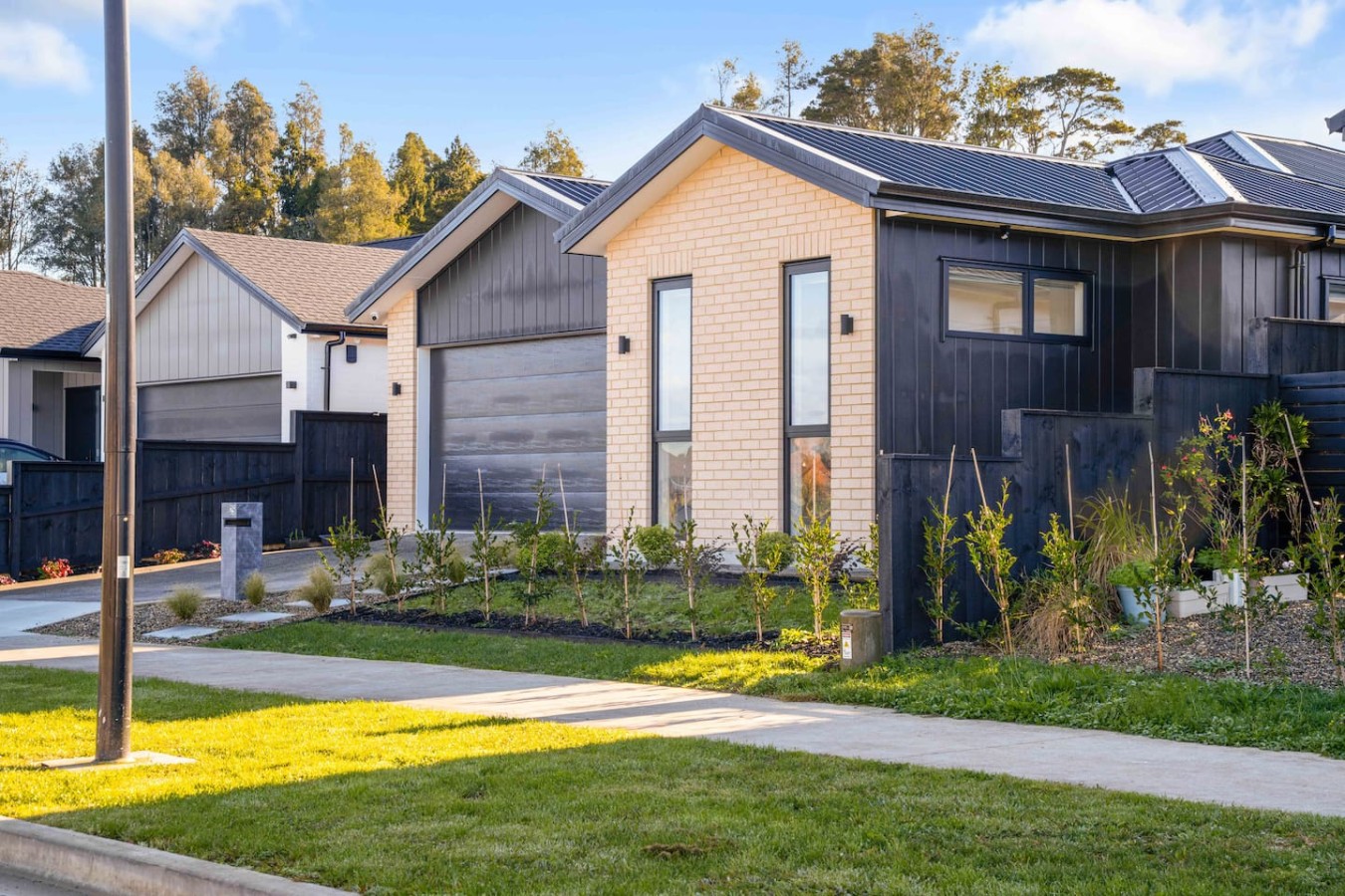 Cosy Pukekohe Self-Contained Unit with Kitchenette