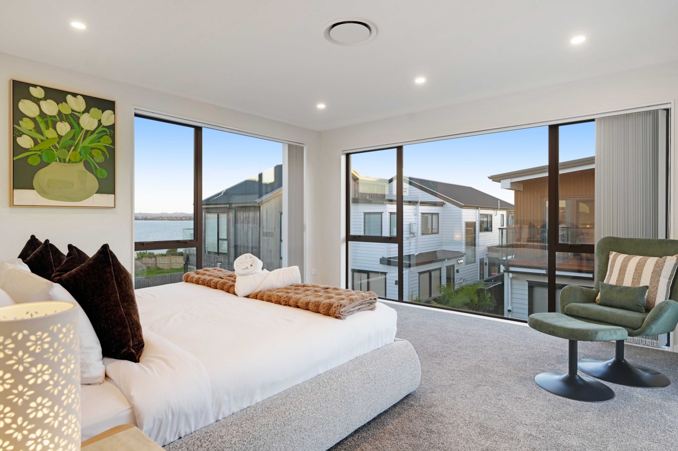 Hobsonville Family 5BR Sanctuary with Waterviews | Photo 3