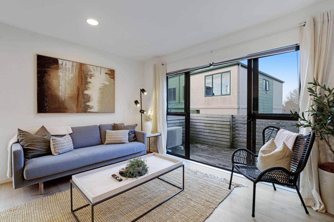 Vibrant Family 2br Townhouse With Air-con And Deck - Auckland