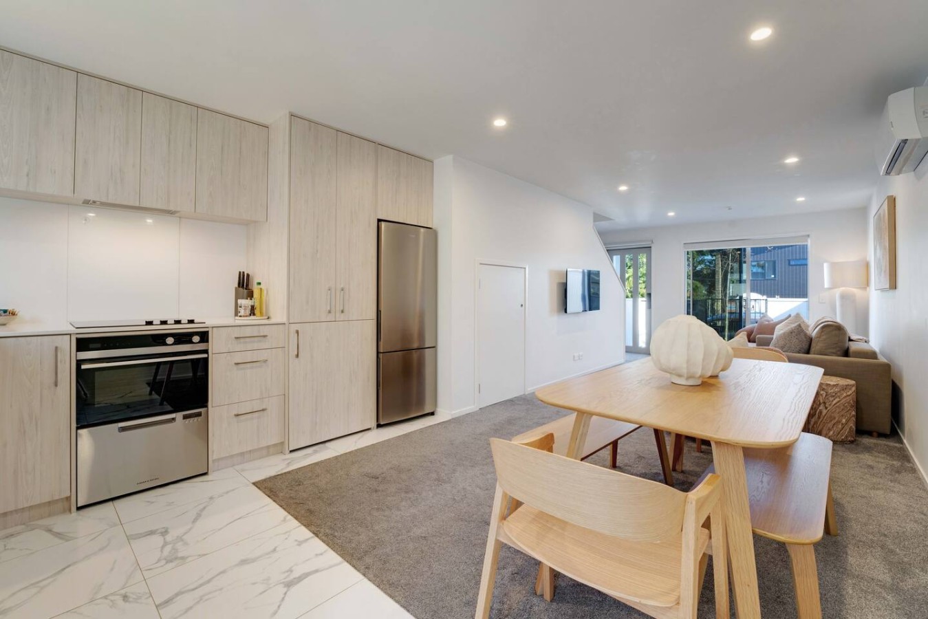 Chic Peninsula Townhouse with Air-Con and Parking