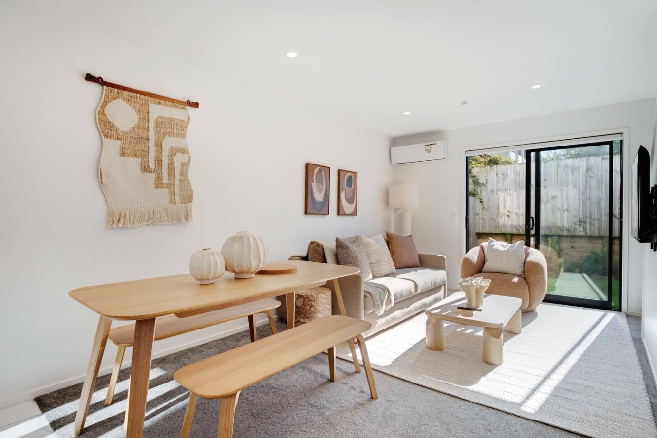 Modern Te Atatu Sanctuary with Patio and Air-con