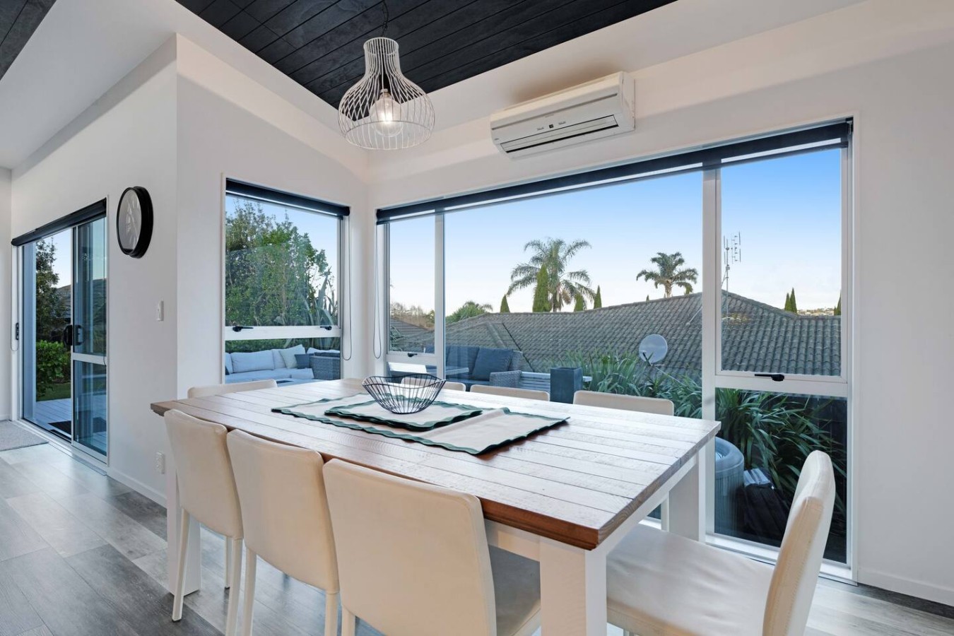 Orewa Beach Family Haven with Spa Pool & Deck | Photo 3