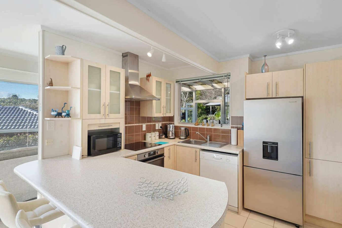 Sunny Delight Meadowbank with Lush Gardens | Photo 3