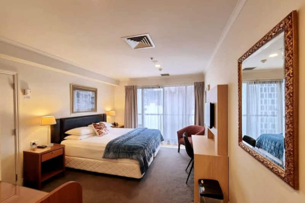 MetroView Studio in CBD with Air-con, Pool and Gym