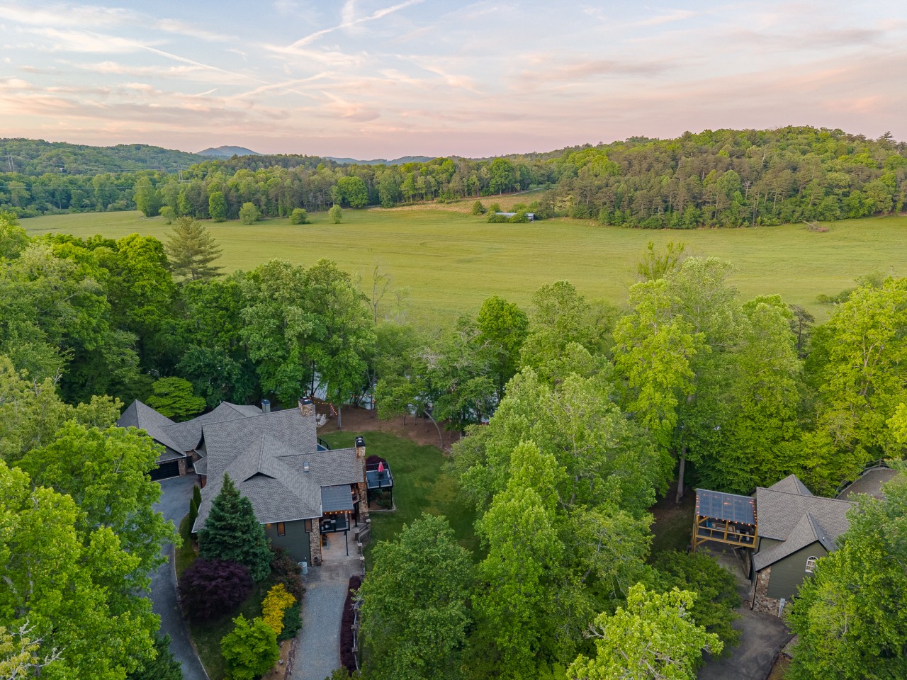 Toccoa Lodge | Toccoa River Frontage| 10,000 sqft - photo 2