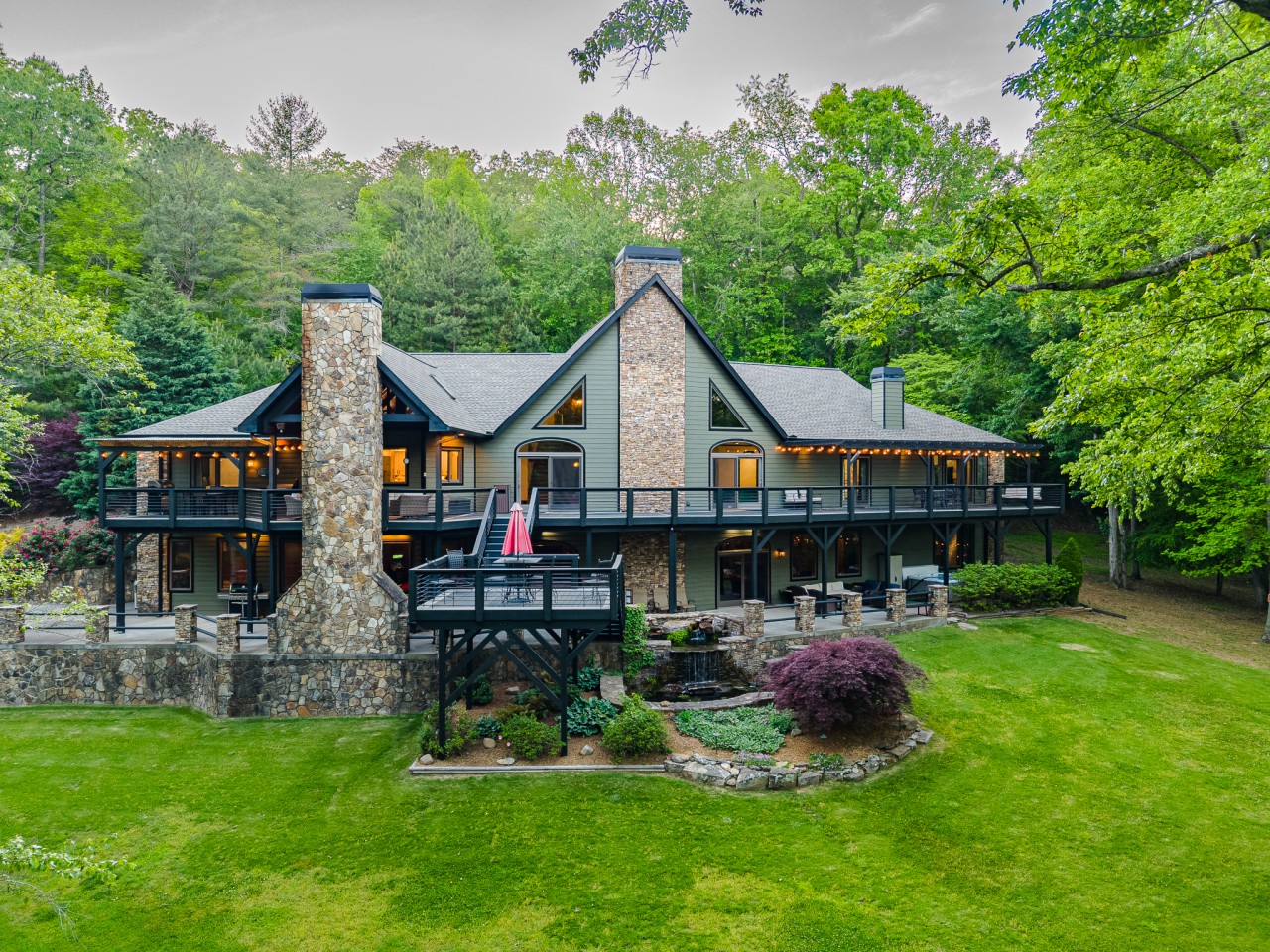 Toccoa Lodge | Toccoa River Frontage| 10,000 sqft - photo 1