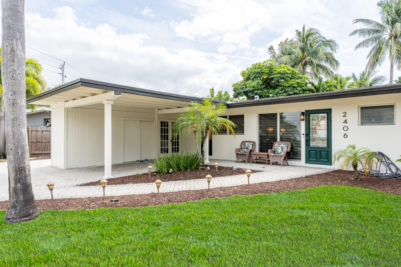 Cozy 3-bedroom House On The River - The Bahamas