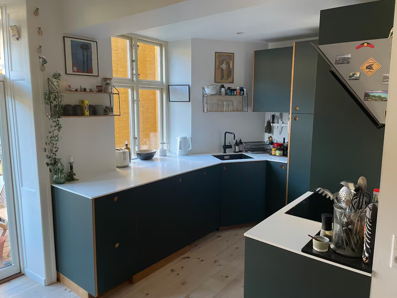 Stunning authentic renovated apt I Lakes & Metro