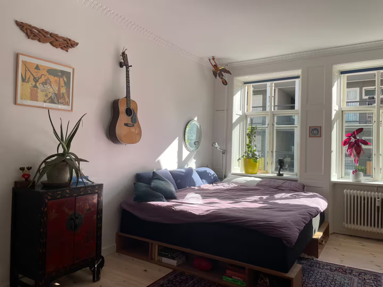 Stunning authentic renovated apt I Lakes & Metro