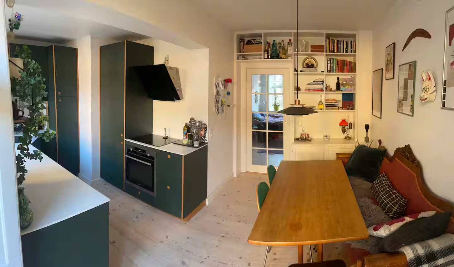 Stunning authentic renovated apt I Lakes & Metro