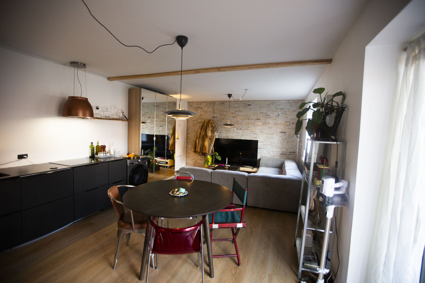 Cozy Modern stylish apt near airport & city center