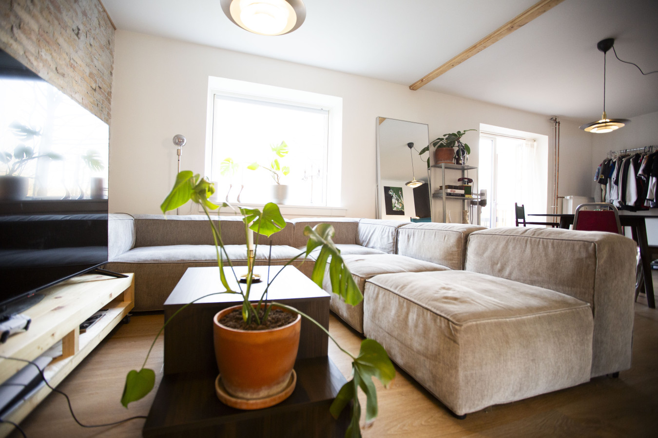 Cozy Modern stylish apt near airport & city center