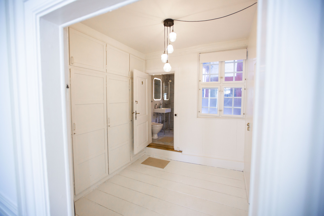 175 sqm manor apt in Nyhavn I 6 prs rare luxury