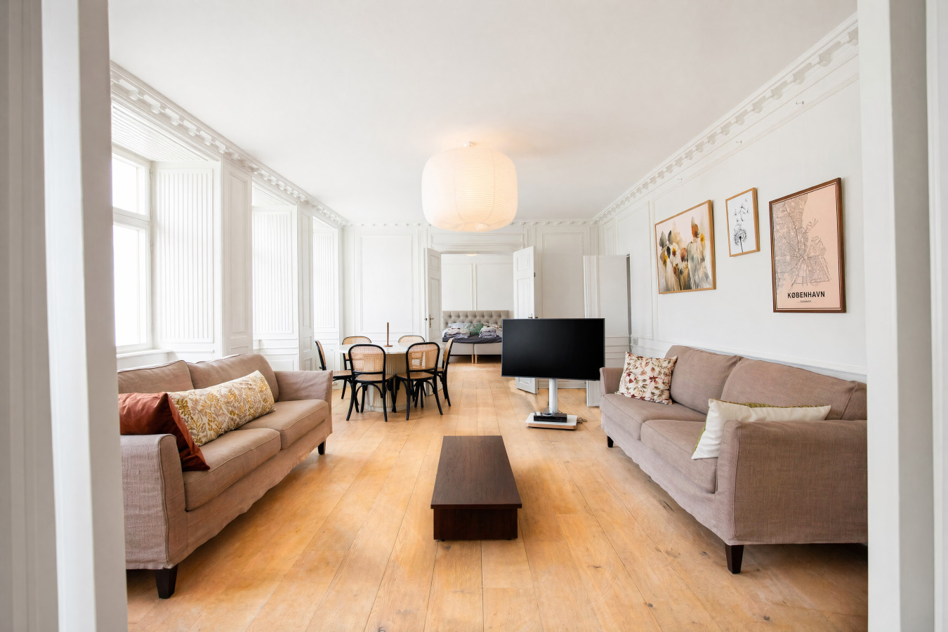 175 sqm manor apt in Nyhavn I 6 prs rare luxury