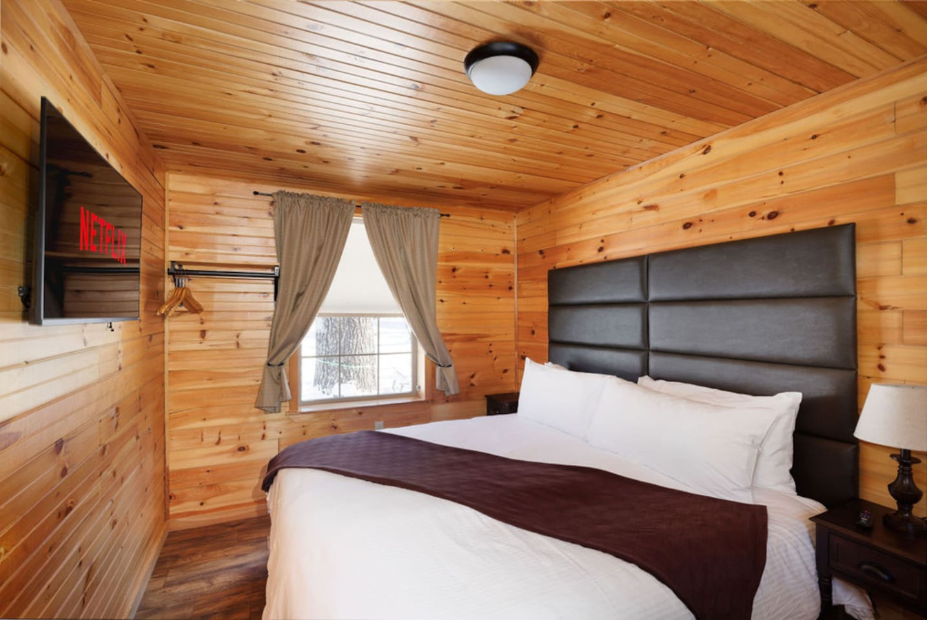 Lakefront Pine Cabin White Mountains Retreat - New Hampshire
