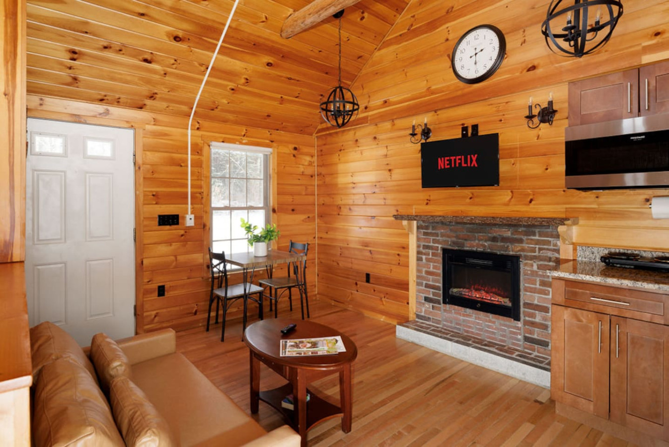 White Mountains Couples Lakefront Studio Retreat 4