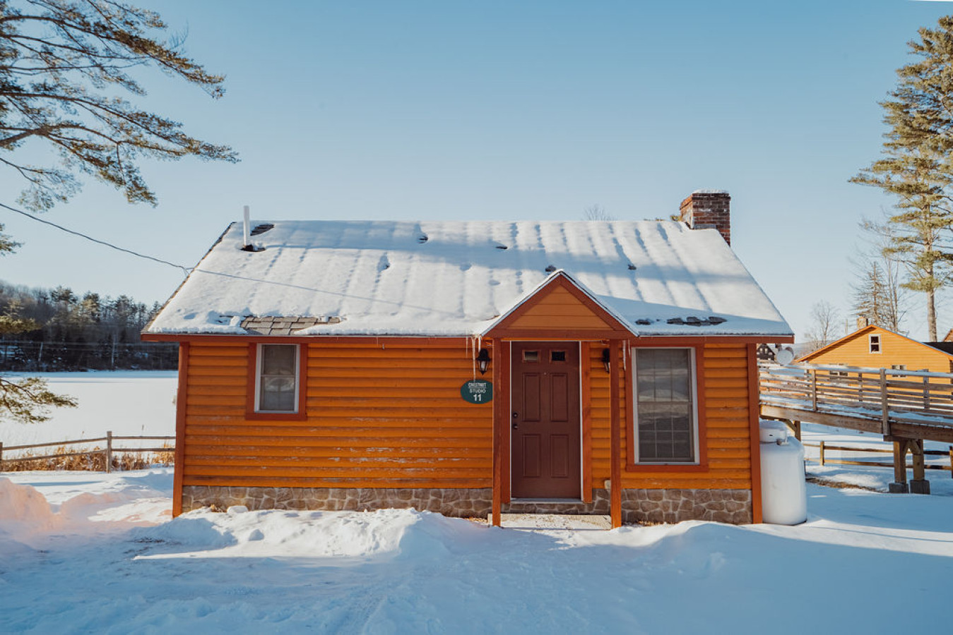 White Mountains Couples Lakefront Studio Retreat