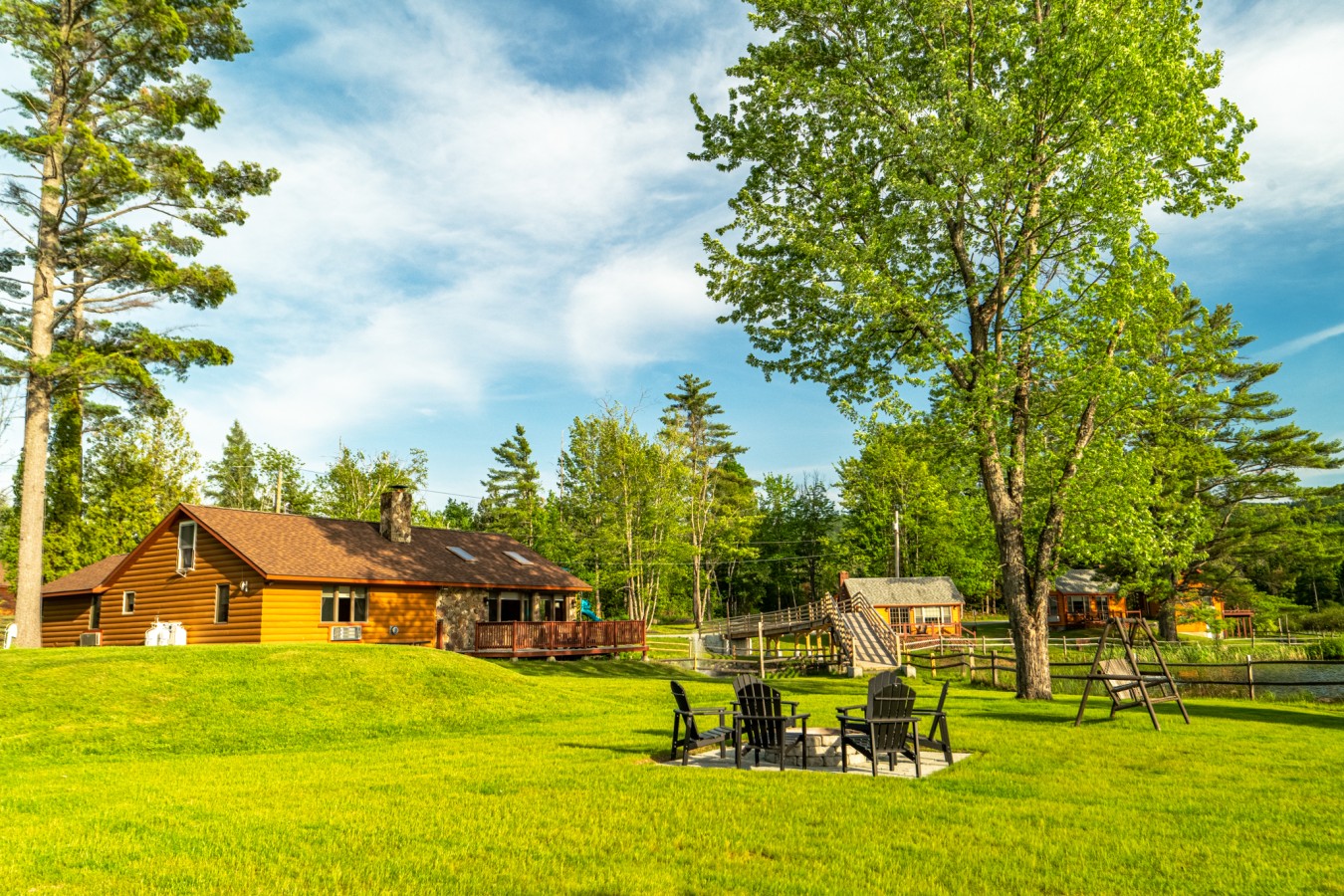Lakeside Family Cottage Multiple Bedrooms - New Hampshire