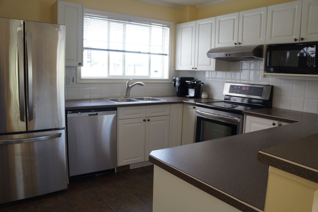 Signature City Charm: Furnished 3-BR Retreat