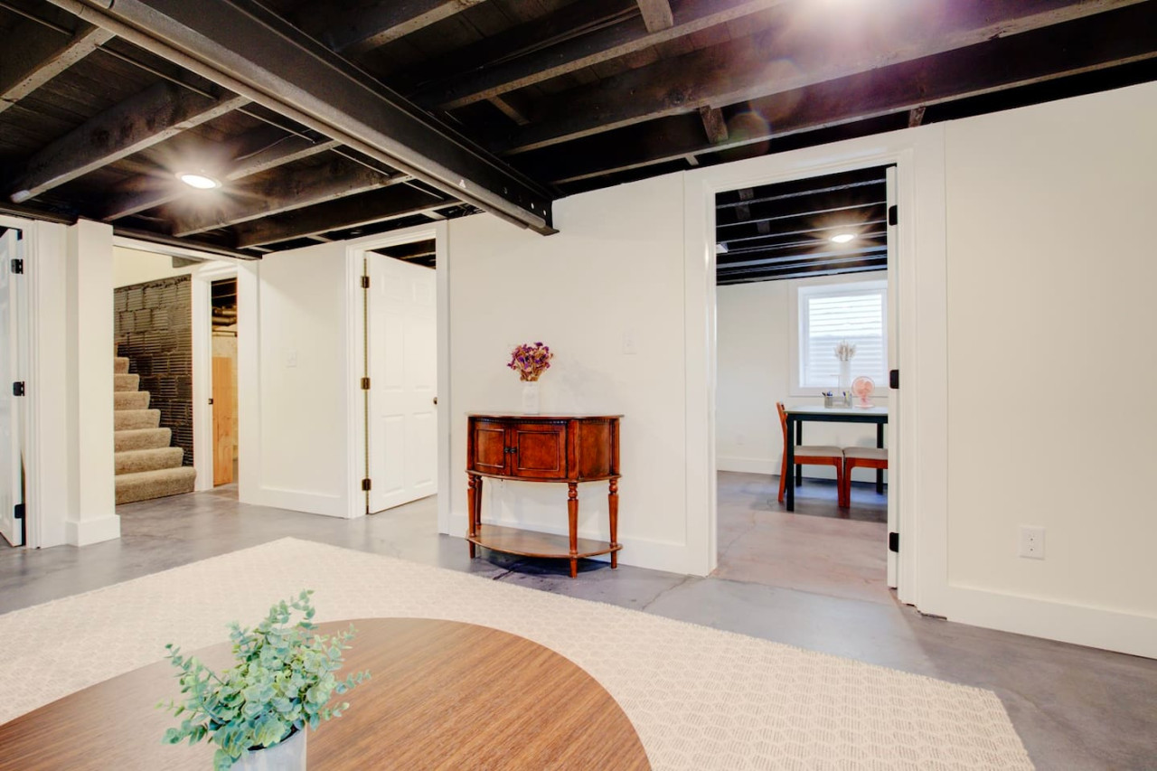 Cozy Stone -Remodeled Stone Home w Office 3bd 2bth
