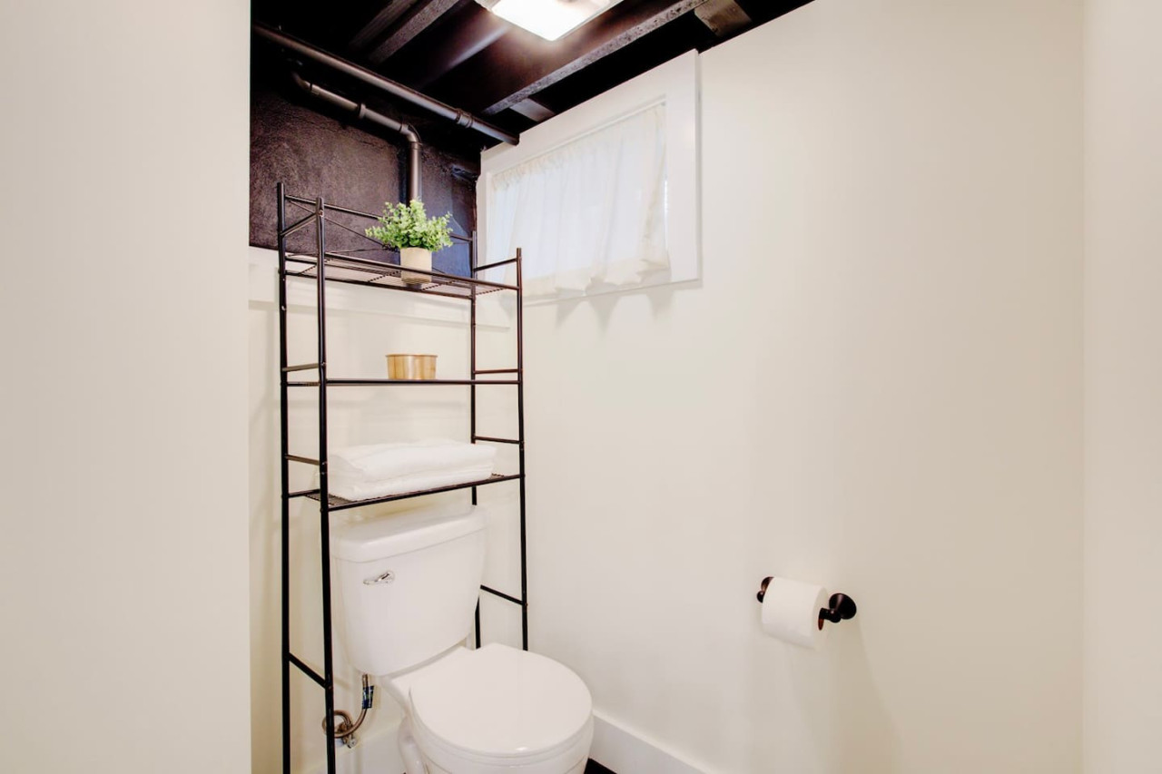 Cozy Stone -Remodeled Stone Home w Office 3bd 2bth