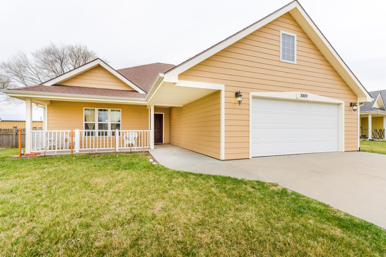 Matterhorn - Game Room, Backyard, 4 Bdrm Home