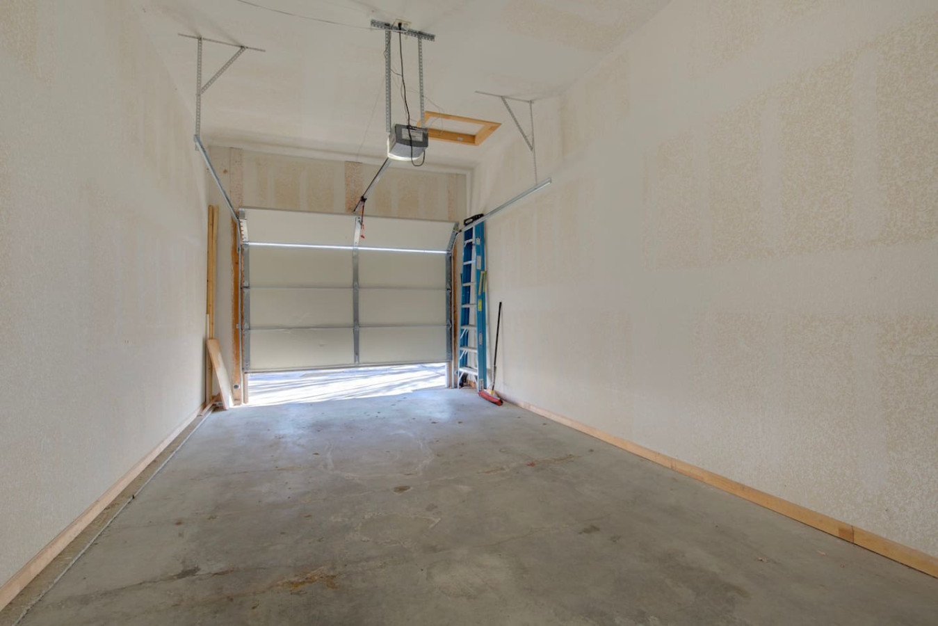 2 Kings, Workspace, Garage 3bd 3bth - Pastore's Place