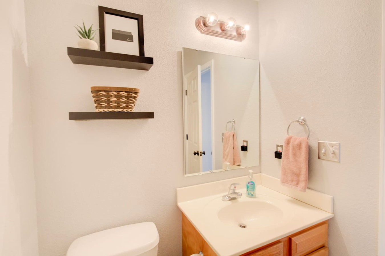 2 Kings, Workspace, Garage 3bd 3bth - Pastore's Place