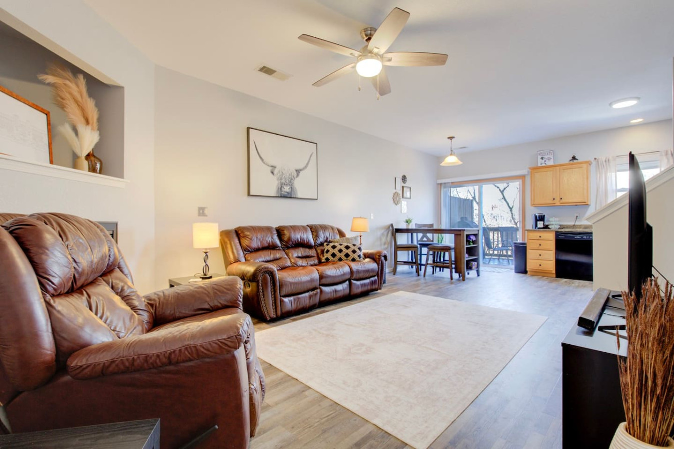 2 Kings, Workspace, Garage 3bd 3bth - Pastore's Place