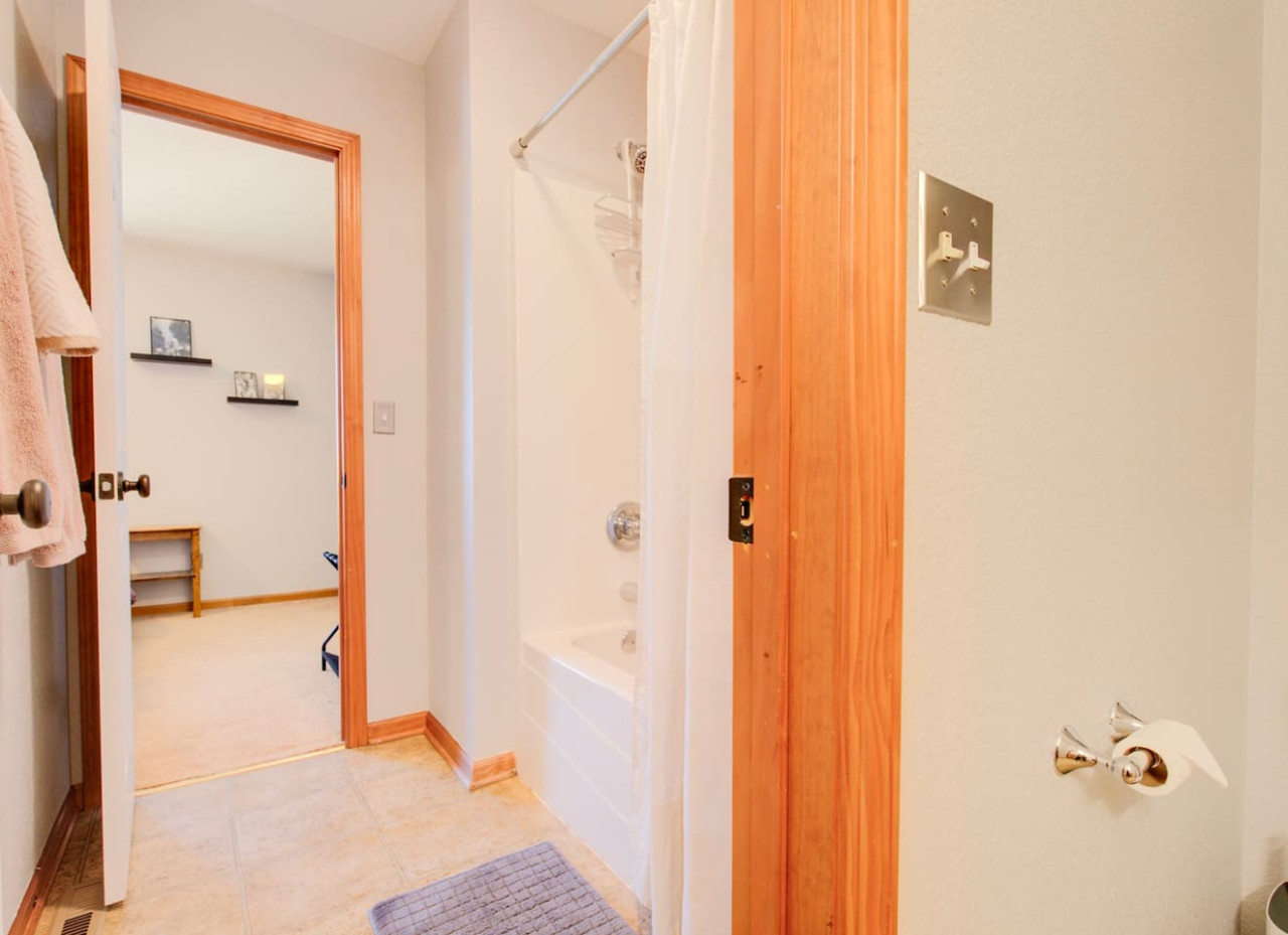 2 Kings, Workspace, Garage 3bd 3bth - Pastore's Place