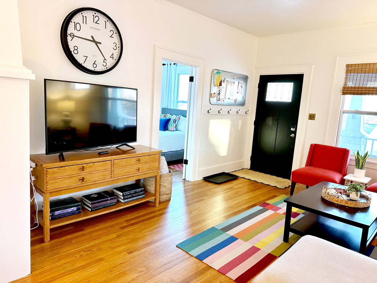 Happy Little Apple –Renovated 4BR/2BA, <1Mi to K-State, Great for Groups