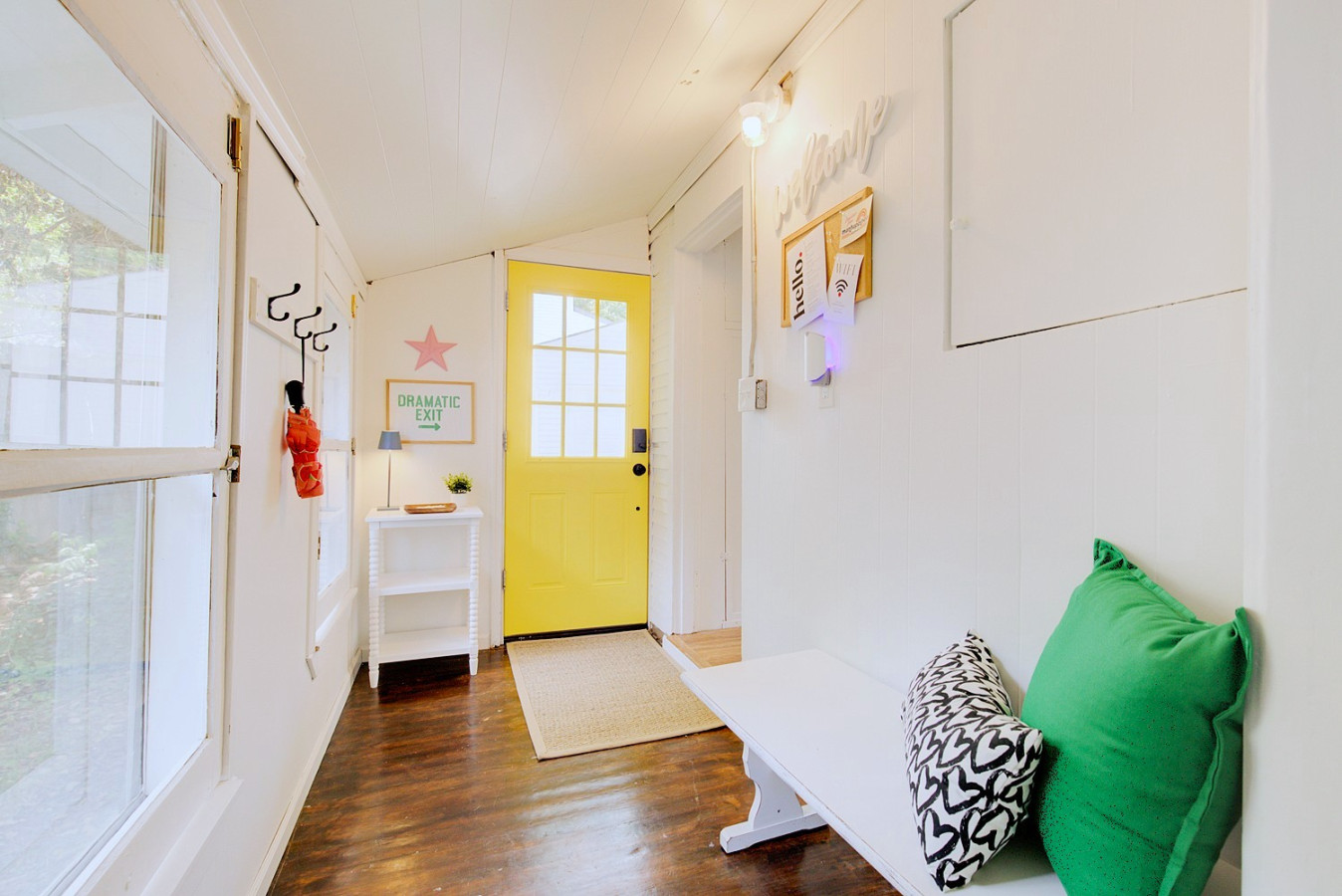 Happy Little Apple –Renovated 4BR/2BA, <1Mi to K-State, Great for Groups