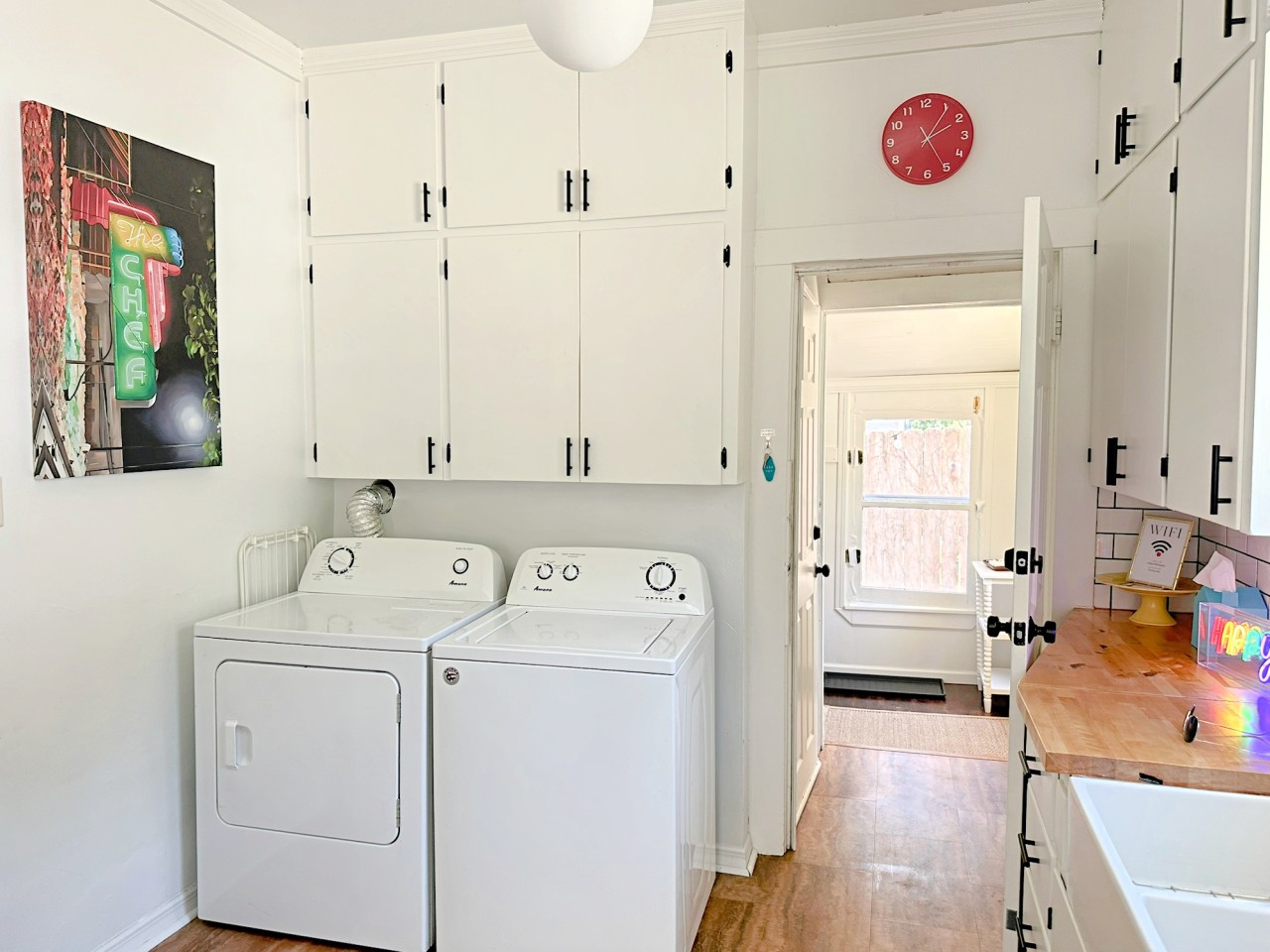 Happy Little Apple –Renovated 4BR/2BA, <1Mi to K-State, Great for Groups