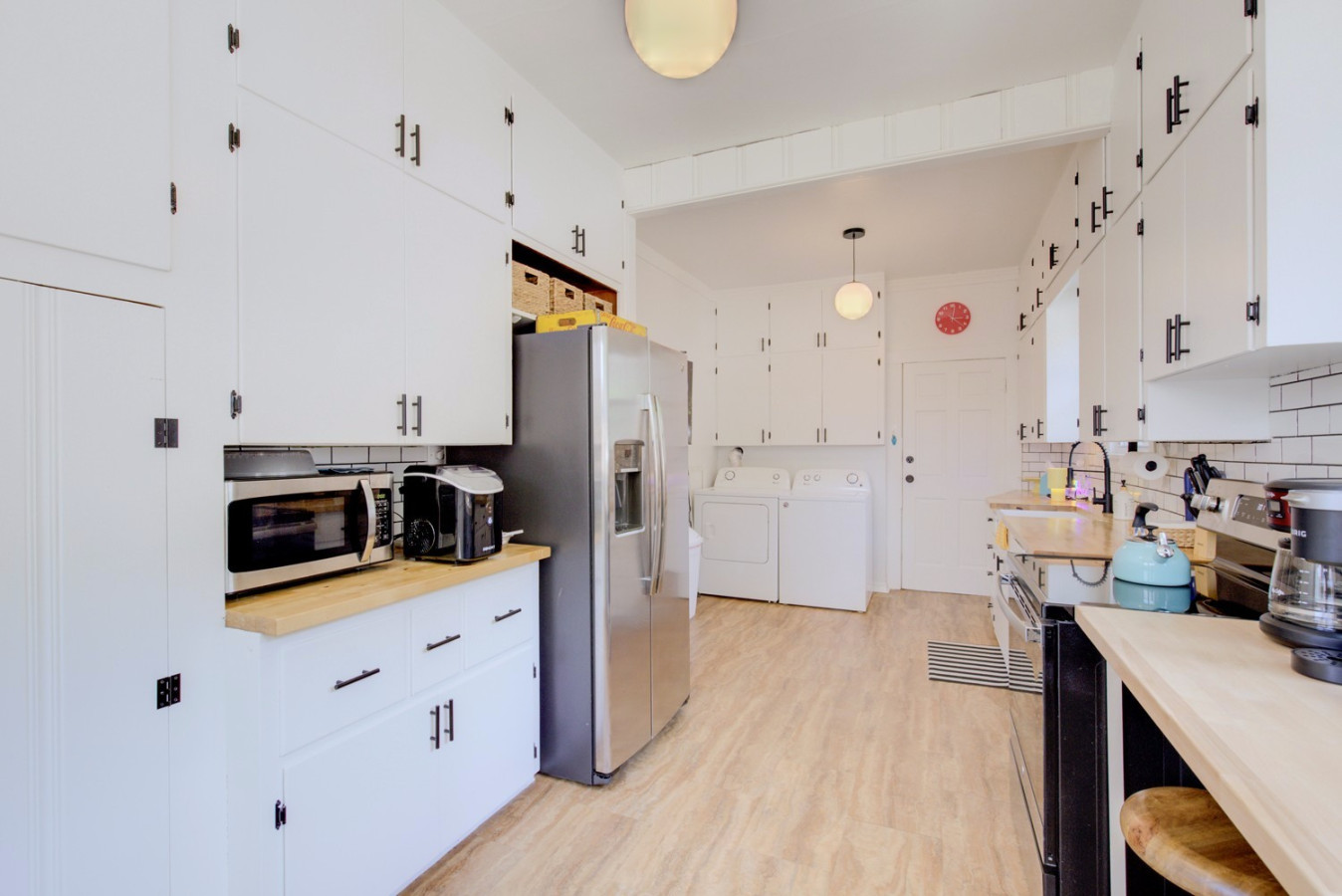Happy Little Apple –Renovated 4BR/2BA, <1Mi to K-State, Great for Groups