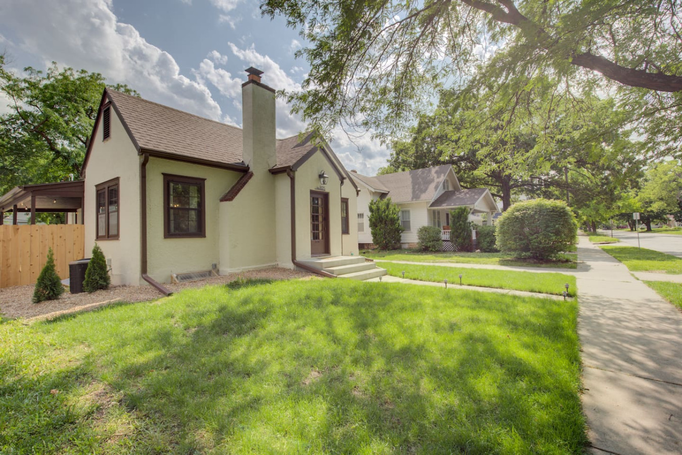 Bertrand Cottage - Hot tub, Family Home