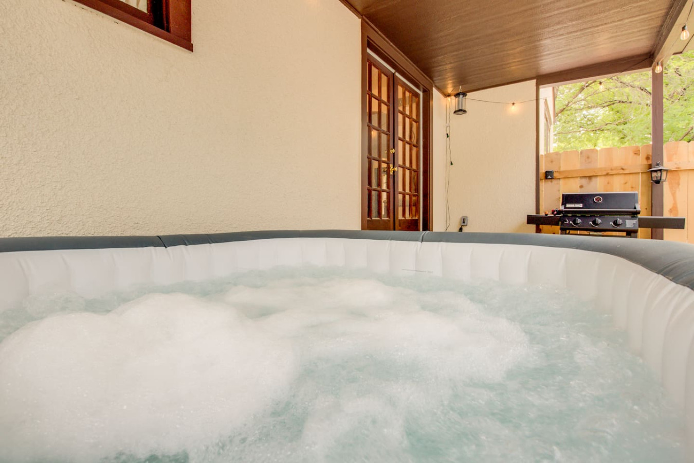 Bertrand Cottage - Hot tub, Family Home