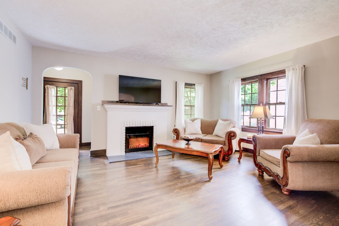 Bertrand Cottage - Hot tub, Family Home