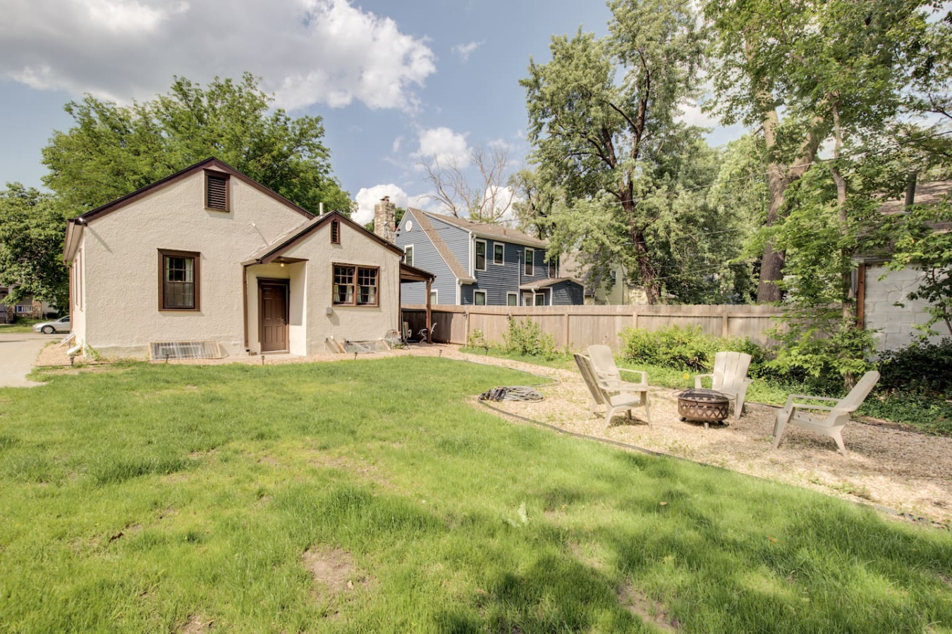 Bertrand Cottage - Hot tub, Family Home