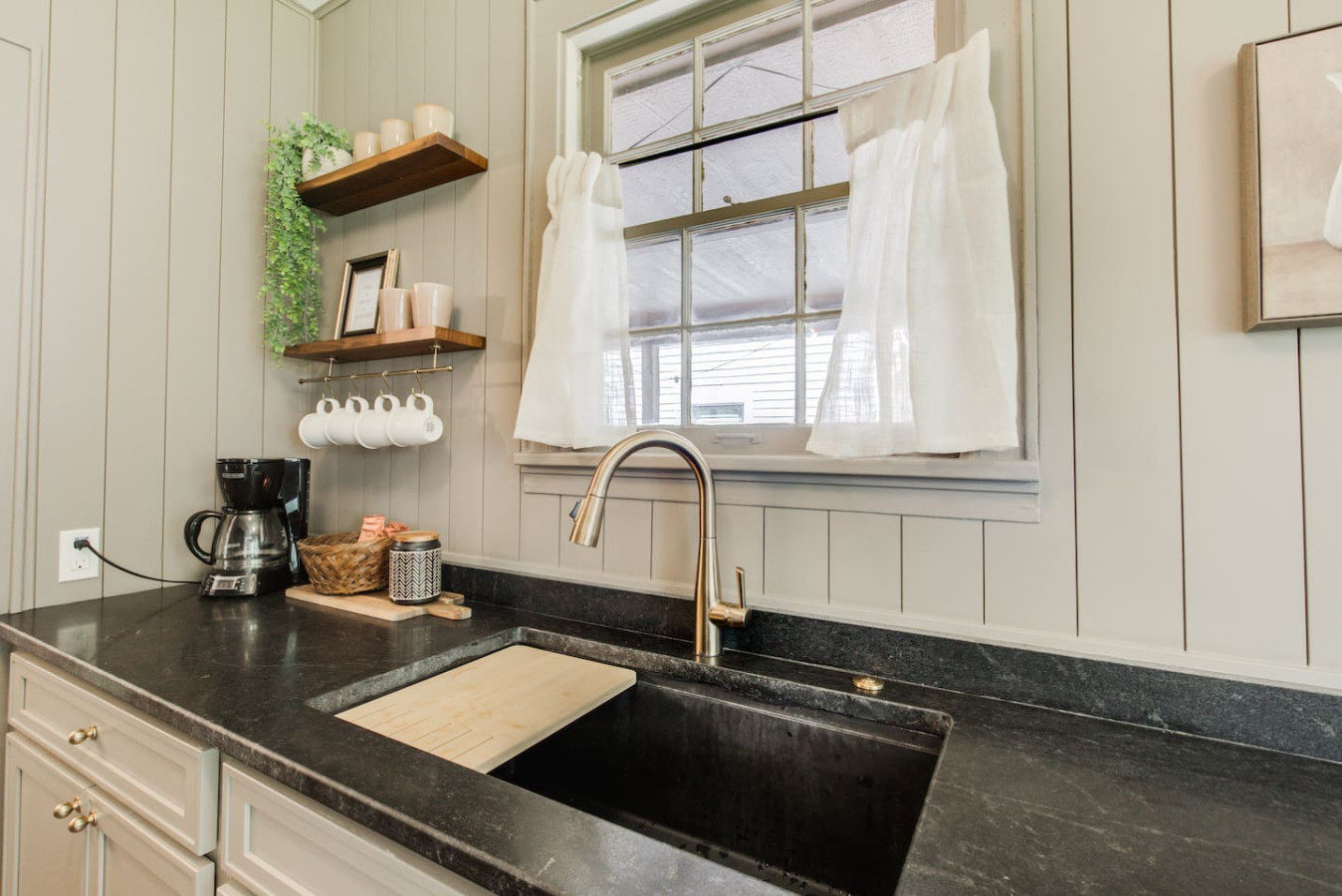 Bertrand Cottage - Hot tub, Family Home