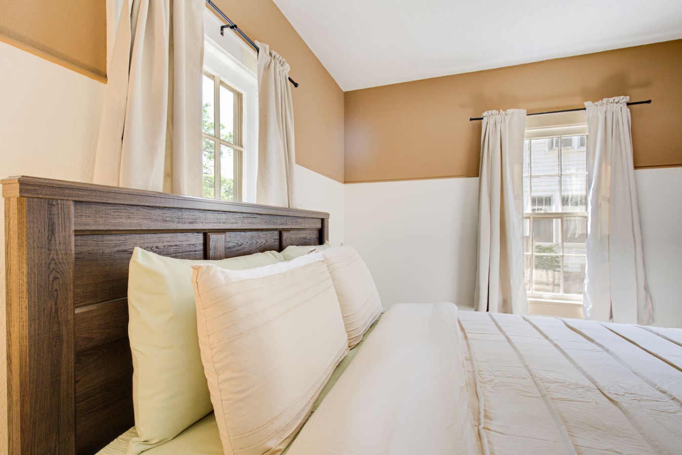 Bertrand Cottage - Hot tub, Family Home