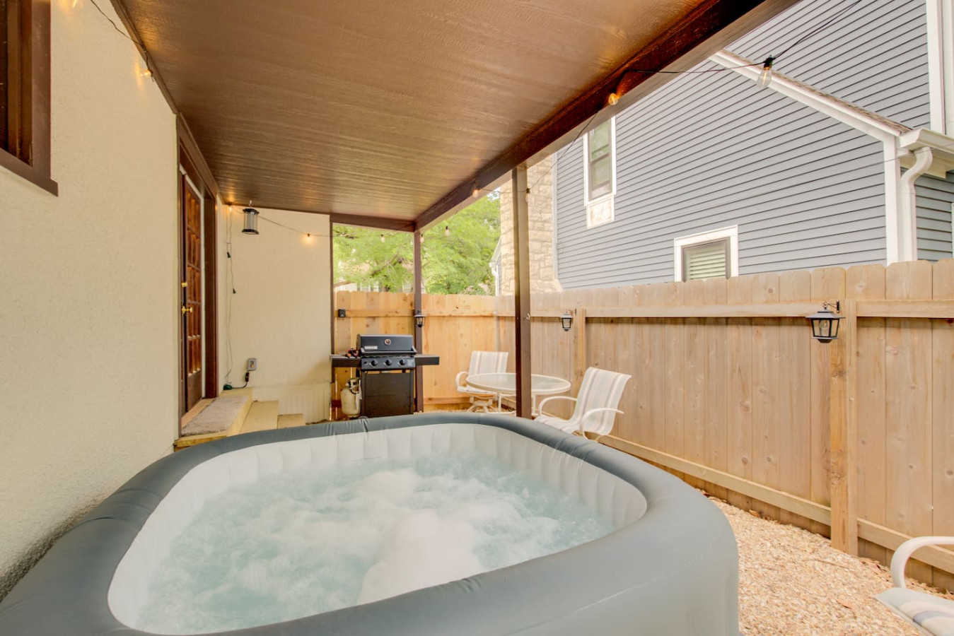 Bertrand Cottage - Hot tub, Family Home