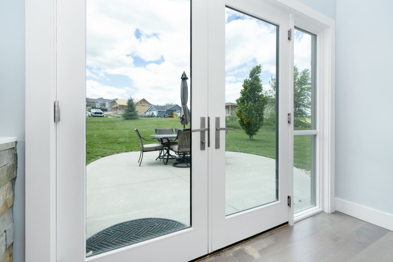 Modern Back 9 Retreat, Walk to Golf, Double Shower
