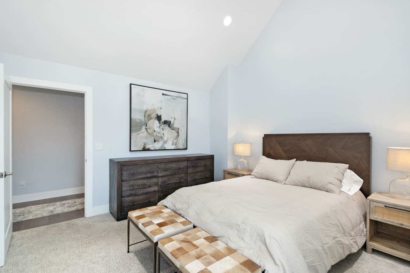 Modern Back 9 Retreat, Walk to Golf, Double Shower