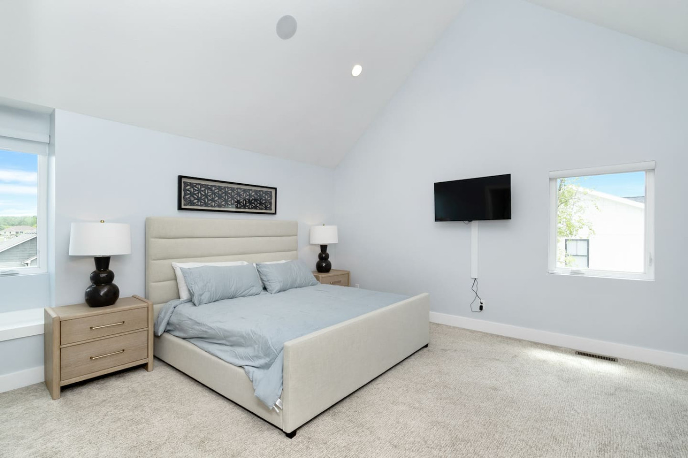 Modern Back 9 Retreat, Walk to Golf, Double Shower