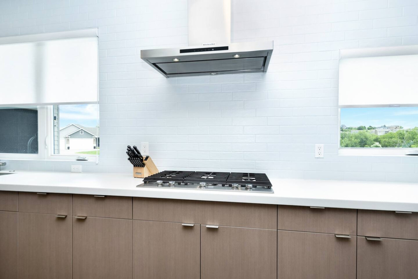 Modern Back 9 Retreat, Walk to Golf, Double Shower