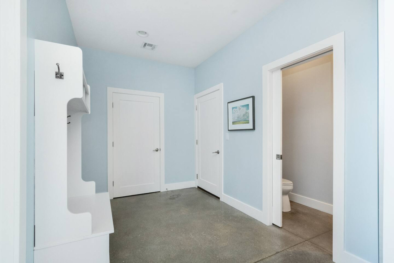 Modern Back 9 Retreat, Walk to Golf, Double Shower