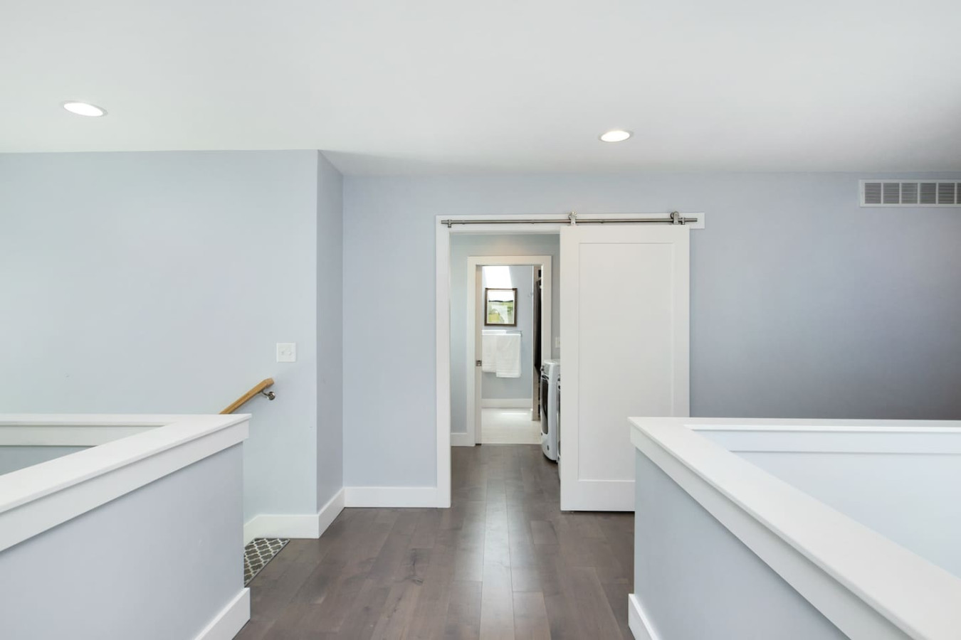 Modern Back 9 Retreat, Walk to Golf, Double Shower