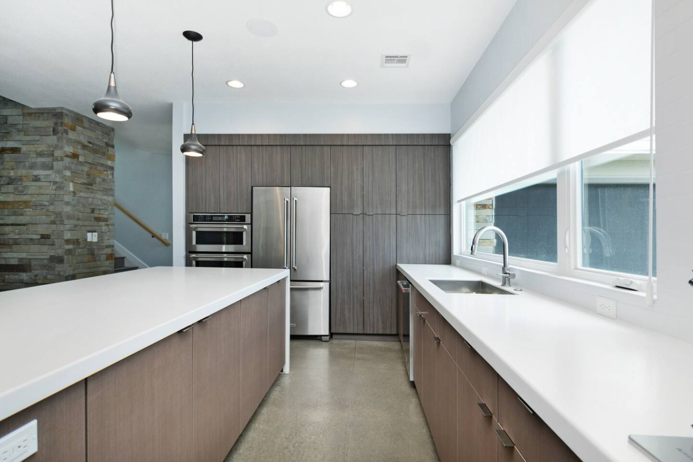 Modern Back 9 Retreat, Walk to Golf, Double Shower