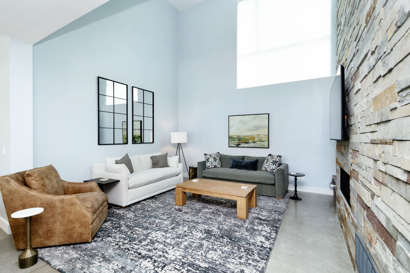 Modern Back 9 Retreat, Walk to Golf, Double Shower